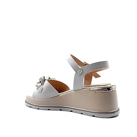 /images/uploads/1598/thumb_beige-leather-gynaikeia-platforma-belloccio.gr-keys-k-11111.webp