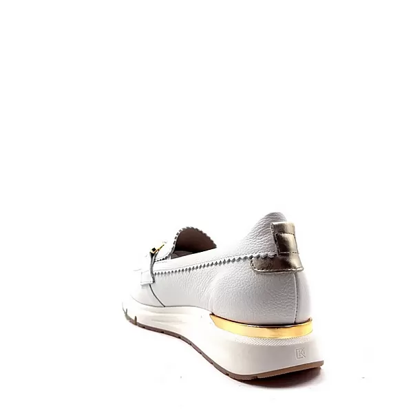 /images/uploads/1877/thumb_9655-serena-blanco-gynaikeia-loafers-dorkingbyfluchos-belloccio.gr-.webp