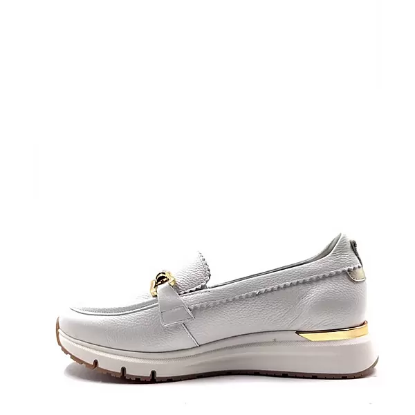 /images/uploads/1877/thumb_blanco-gynaikeia-loafers-dorkingbyfluchos-belloccio.gr-9655-serena.webp